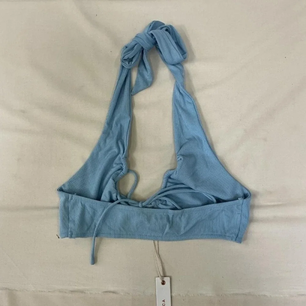 Light‎ blue ribbed crop top